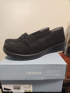 NEW Life Stride Gamma Black Slip-On Loafers